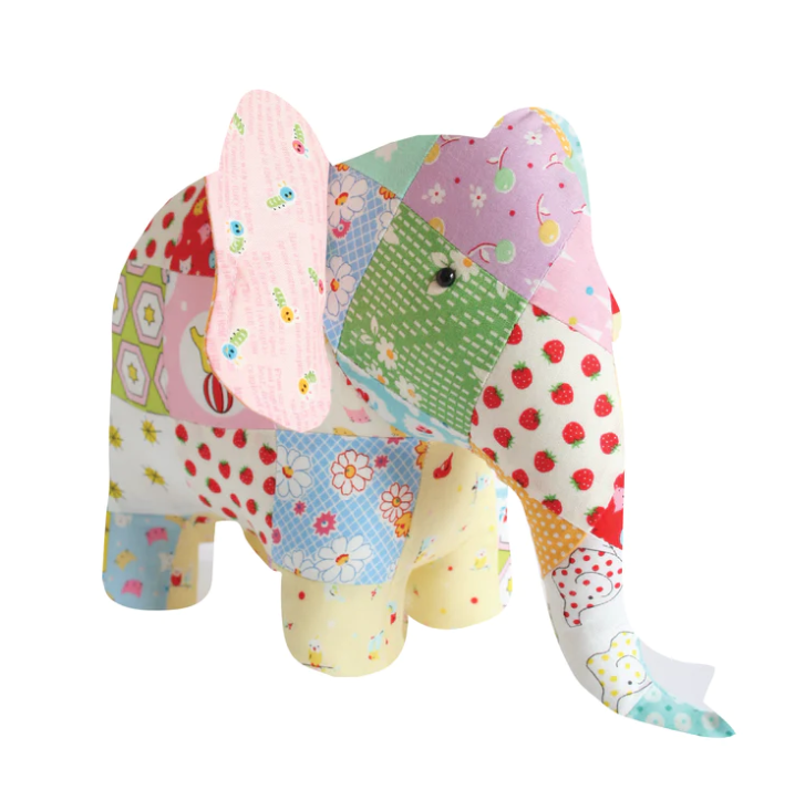 Éléphant en peluche souvenir